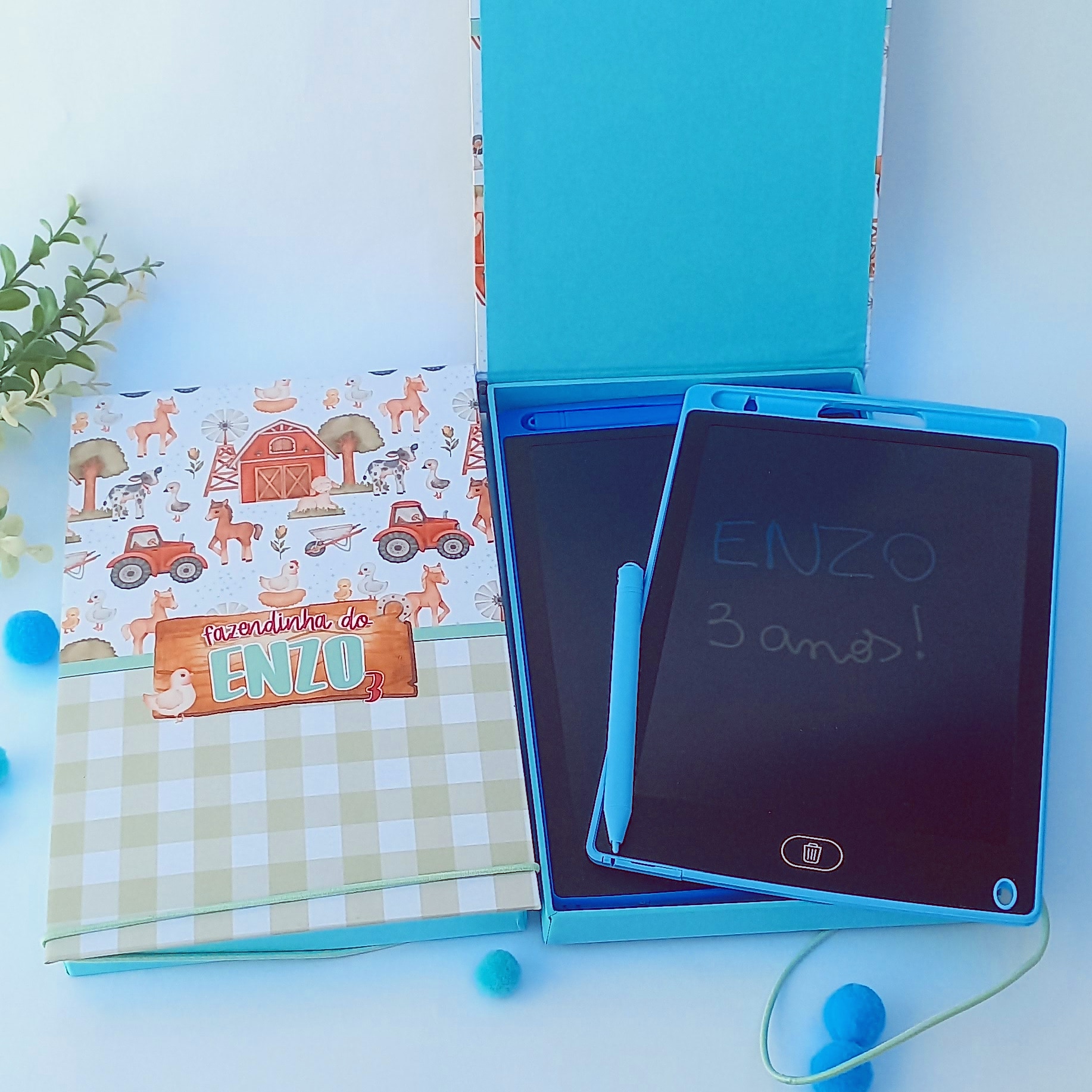 CAIXA COM TABLET MÁGICO
